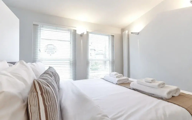 Sparkling 2 Bed Mews House
