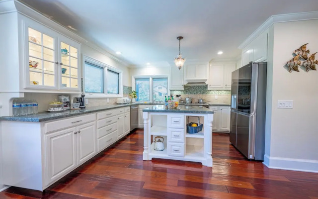 Amazing Disneyland Spa Pool Villa