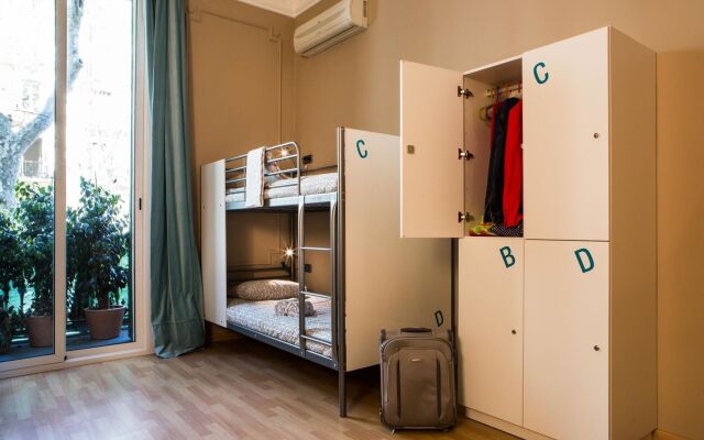 Born Barcelona Hostel