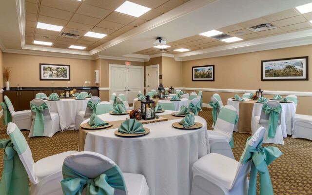 Comfort Inn & Suites