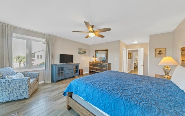 Lakefront 226 3 Bedroom Condo by Redawning