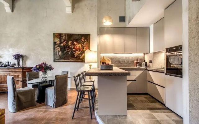 Wonderful Apartment With Balcony In Piazza Margana