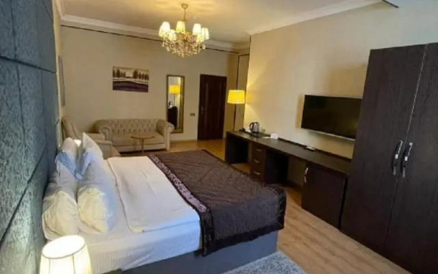 Family Hotel Grand Mirror