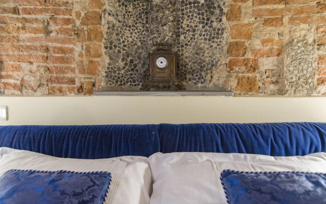 Romantic and Charming Apartments