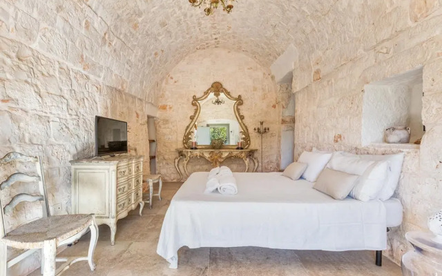 3666 Ca' Della Roccia by Perle di Puglia