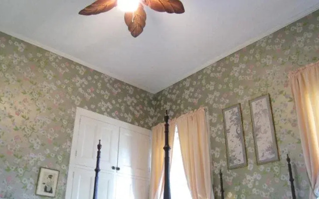 Allegheny Street Bed & Breakfast