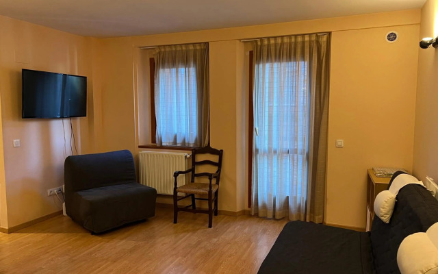 Luxury Apartment Llops HUT-7760 , 5 pax