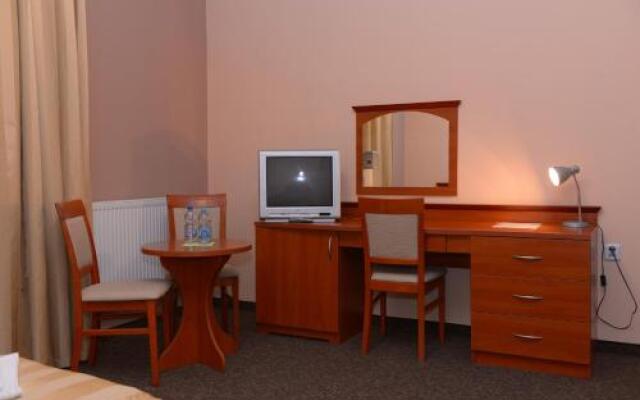 Hotel Pod Dębami