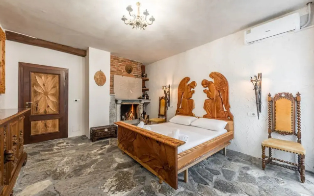 Kanuni - Authentic Albanian House