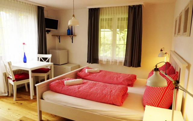 Adventure Guesthouse – Guest Rooms – Unterseen