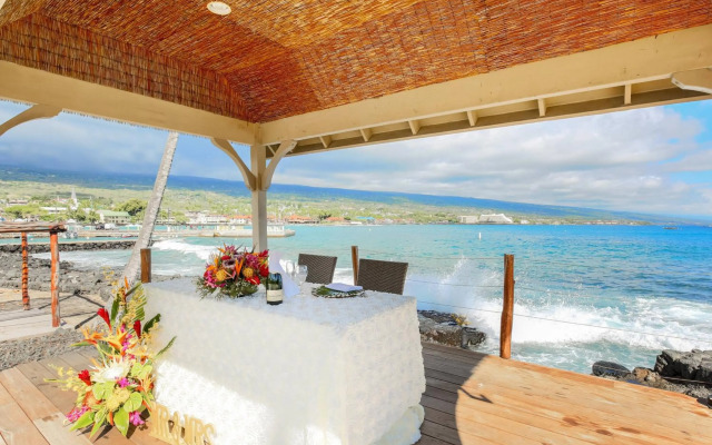 Courtyard by Marriott King Kamehameha's Kona Beach Hotel