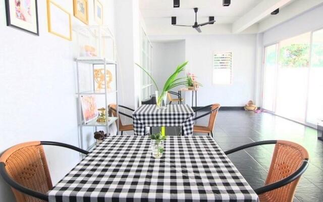 My Sweet Orange Tree Apartment