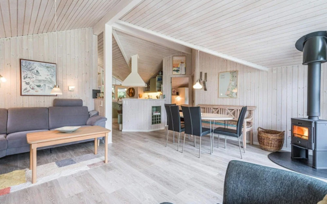 6 Person Holiday Home in Oksbol
