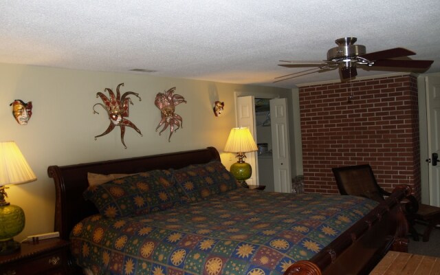 The White House on Freedom Way