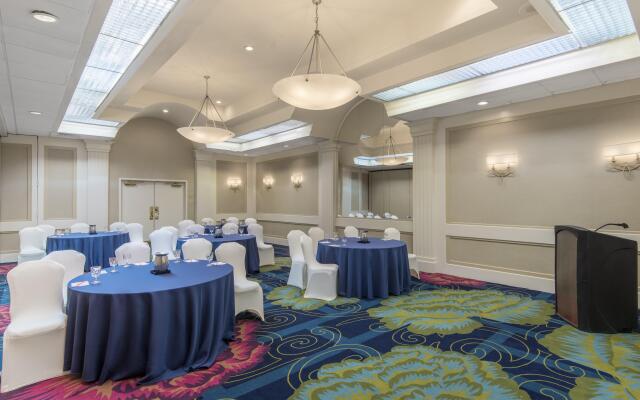 Crowne Plaza Virginia Beach Town Center by IHG
