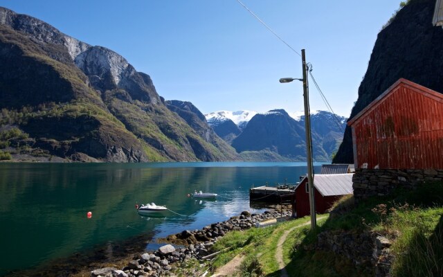 Visit Undredal