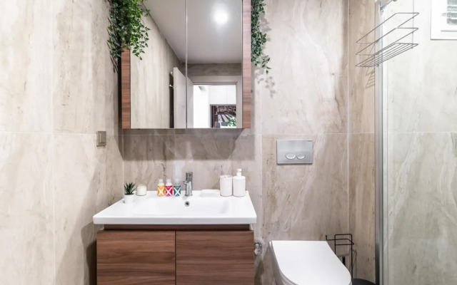 Central Studio w Balcony 10 min to Lara Beach