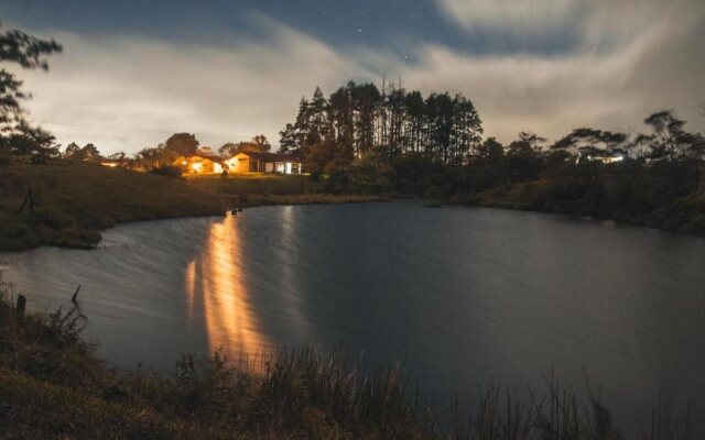 Termales del Bosque & Hot Springs
