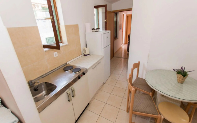 Srzi - A5(4+1) In Makarska