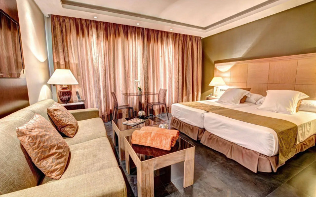 Artplatinum Suites & Apartments
