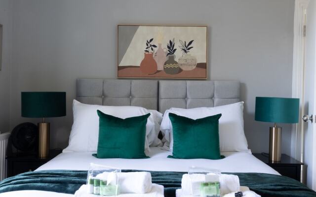 Spacious 2 Bed Apt Sleeps 5 Relocation Kent