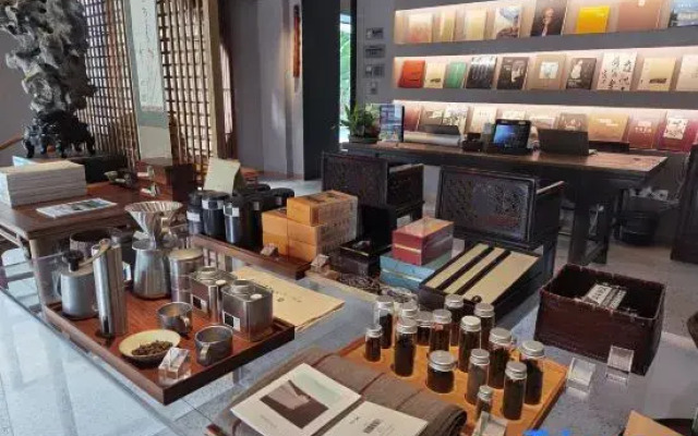 Wonderland Inn, Sanya
