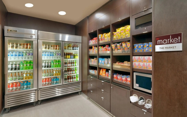 Courtyard by Marriott Charlotte Airport LoSo