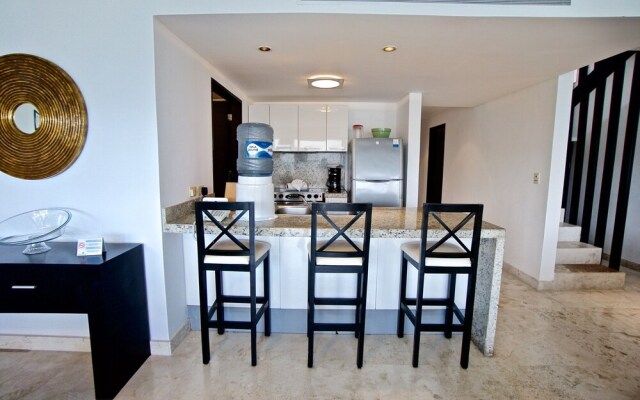 Elements Penthouse 14 3 Bedroom Condo by RedAwning