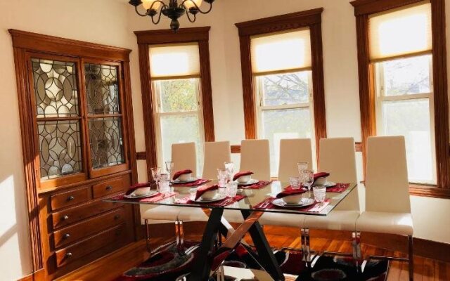 Boston Lodge and Suites