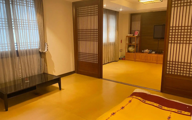 Hotel International