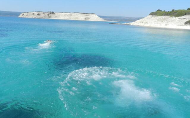 Fotis Apartments