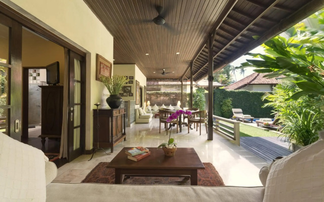 Villa Eight