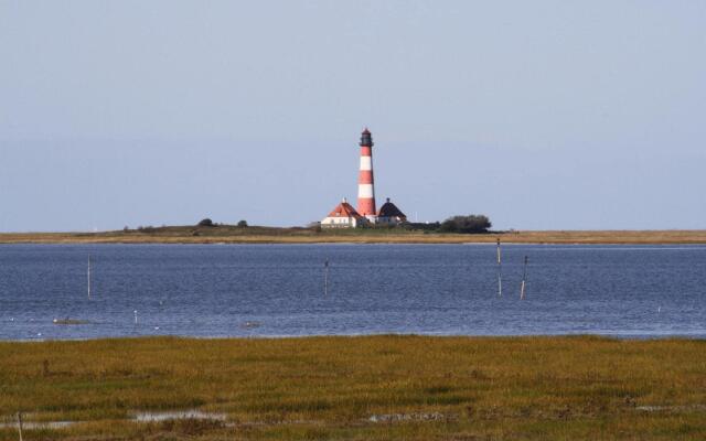 Apartment, Tating in Tating