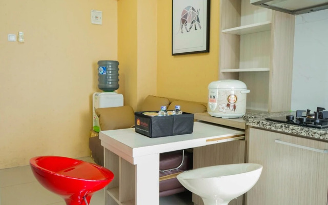 Simply Cozy 2BR Green Pramuka Apartment