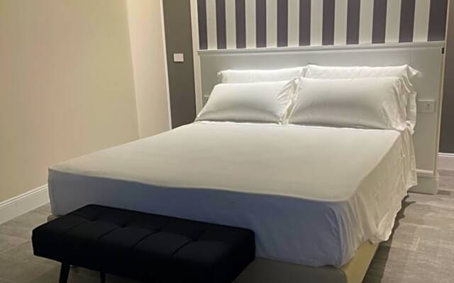 18 Dante Luxury Suites