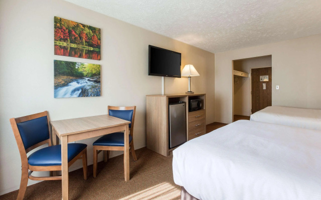 Quality Inn Petoskey-Harbor Springs