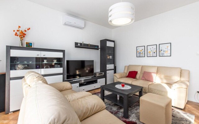 Beautiful Home in Selce With Wifi and 2 Bedrooms