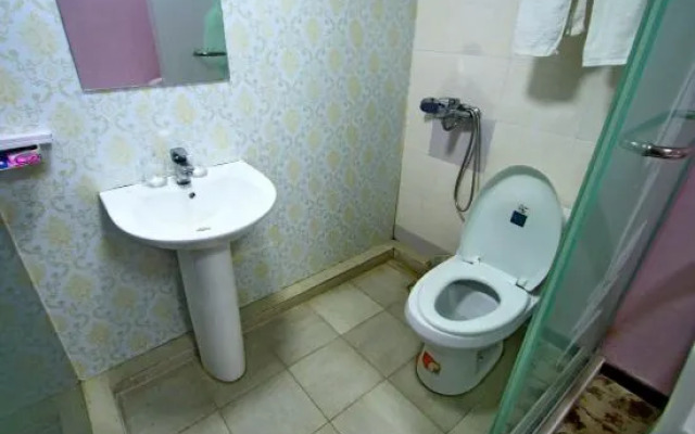 Shanghai Jingya Exquisite Hotel (Huinan Metro Station)