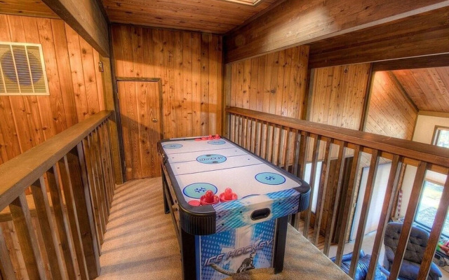 Cyh1281- Tahoe Acres 5 Bedroom Home