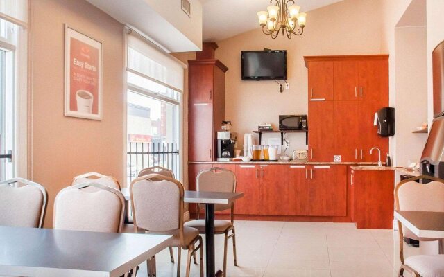 Woodstock Inn and Suites