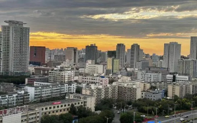 PolttoN Century Hotel (Urumqi Hongshan Park Times Square CCMALL Branch) – Outside – Urumqi