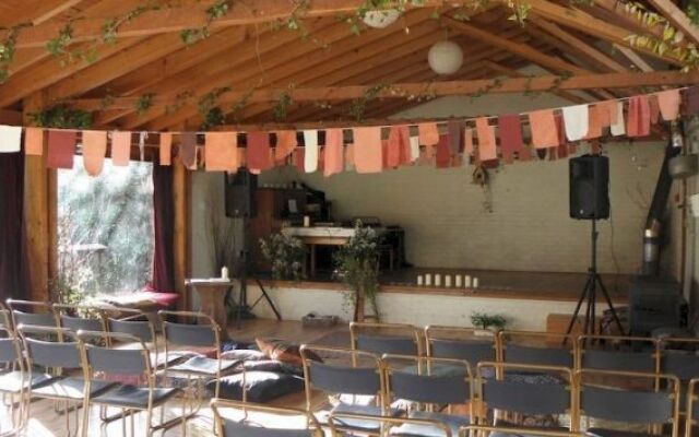 Monkton Wyld Court - Hostel