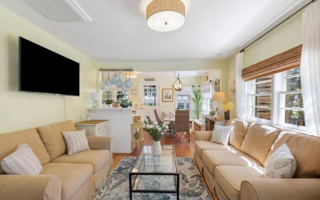 817 E Ashely Ave Pleasant Breeze