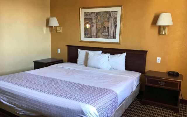 Americas Best Value Inn - Bell Tower