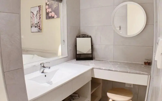 Shine Residence