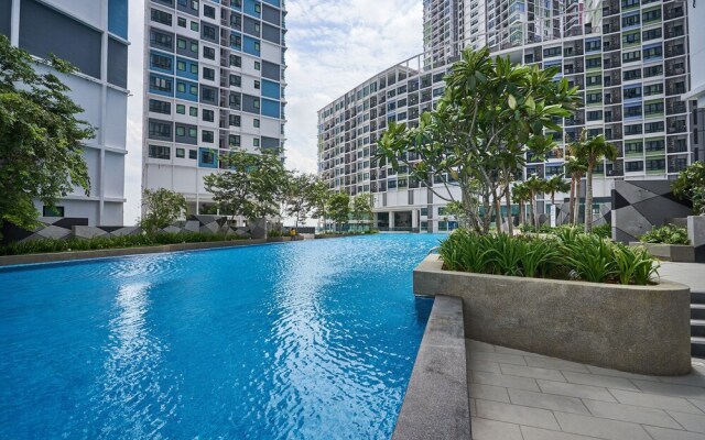 OYO Home 1143 Elegant 2br I-soho I-city