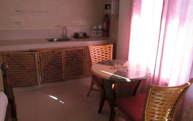 Amigos Beach Resort