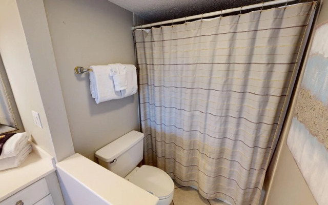 Beach House 202a 2 Bedroom Condo