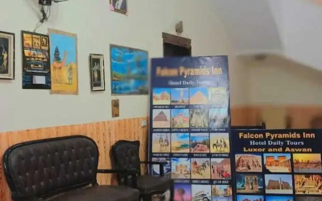 Falcon pyramids inn