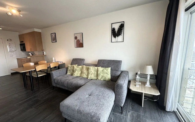 Sunny Apartment With Sea-views